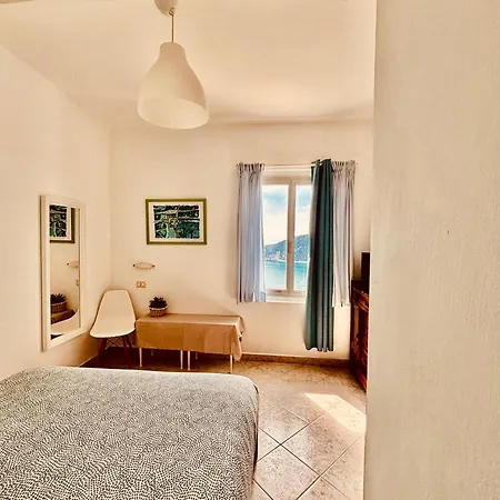Apartment Holidays *
