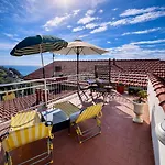 Holidays Apartamento *